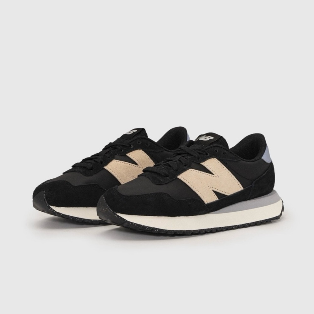 New Balance 237 Size 7B gently worn. Too big for me